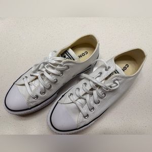 Converse white size 7